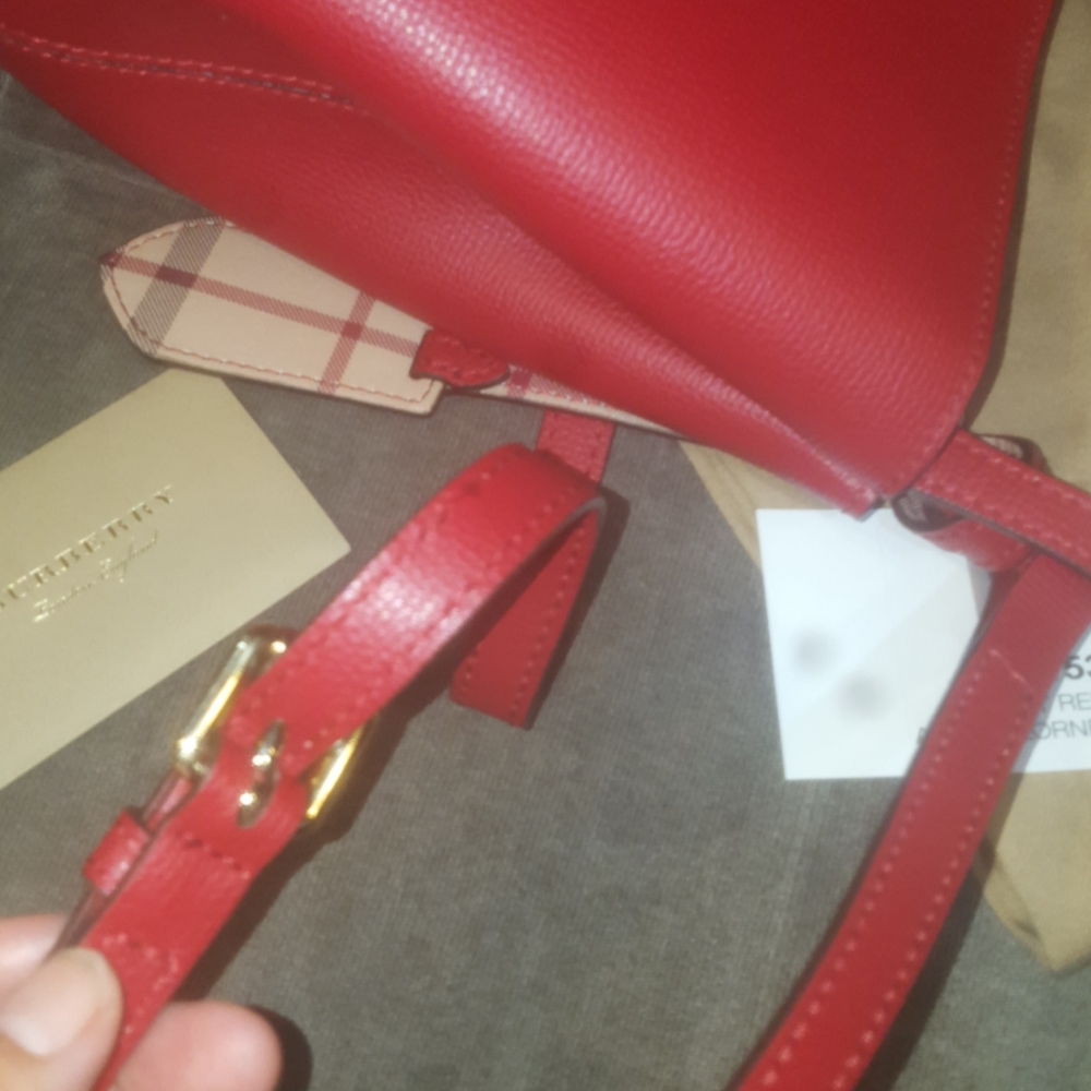 New Burberry Lorne bucket crossbody - Picture 7 of 7